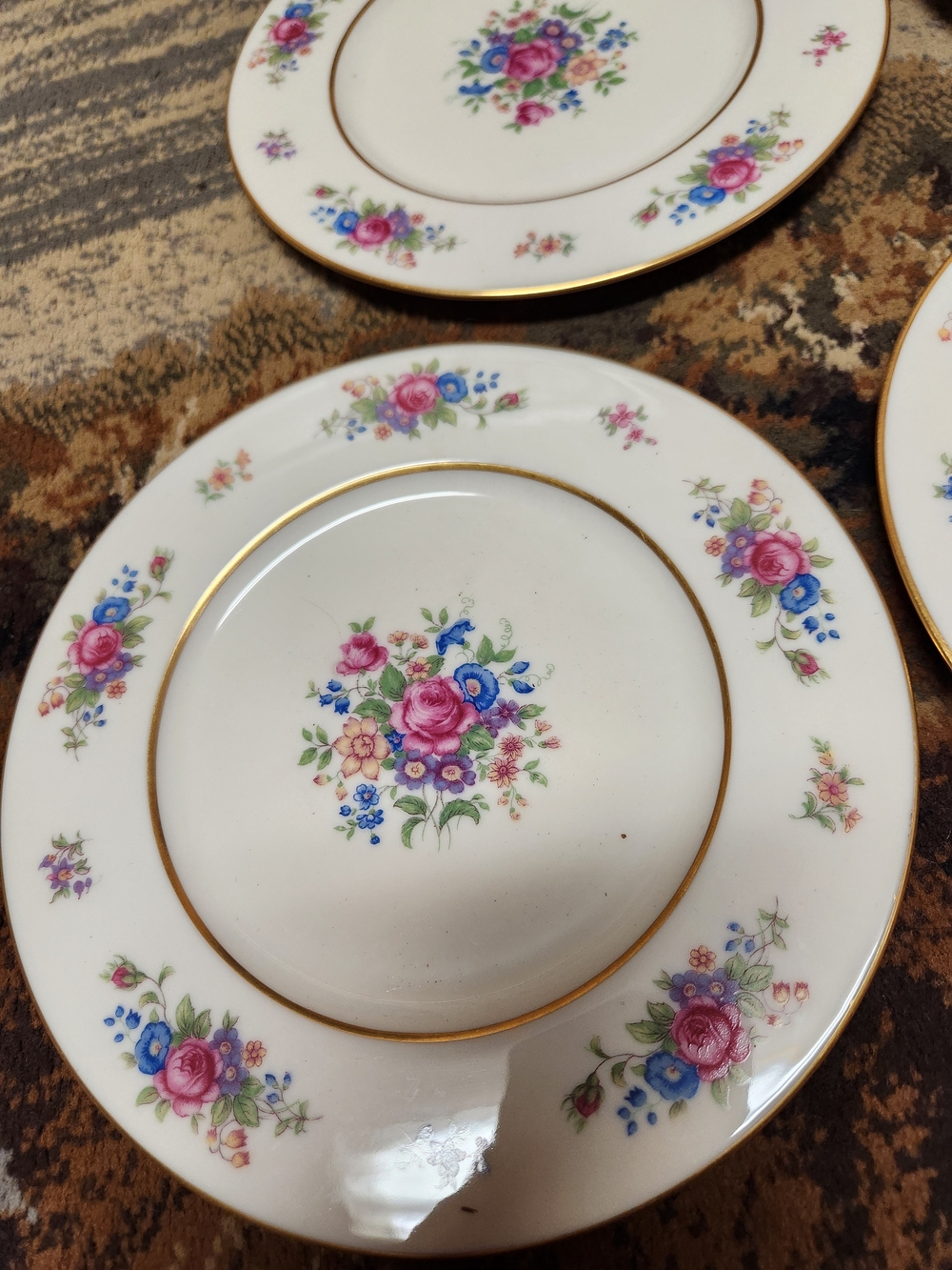 Lenox 6 White Dessert Plate with Pink & Blue Floral Bouquet and Gold Trim - Picture 4 of 15